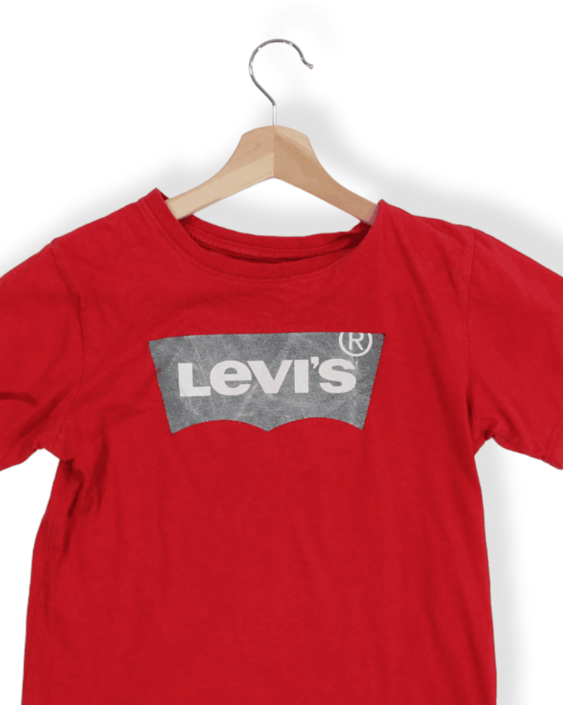 red-levis-tshirt